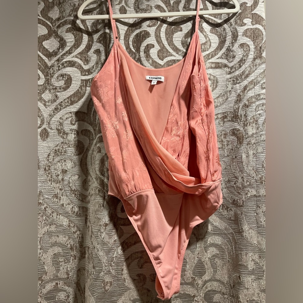 Express rose pink floral bodysuit